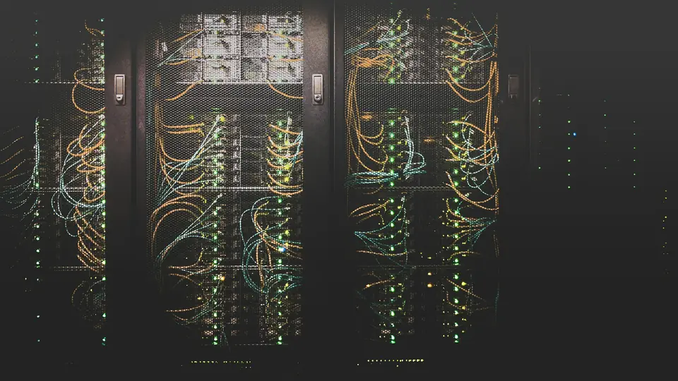 صورة معبّرة عن موضوع «التأهيل لشهادة AWS SAA»